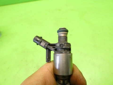 Wtrysk wtryskiwacz 0261500244 06L906036K VW GOLF VII GTI 2.0 TSI 12-16 Wtrysk wtryskiwacz 0261500244 06L906036K VW GOLF VII GTI 2.0 TSI 12-16