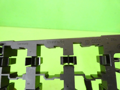 Ramka mocowanie przekaźników 1T1937503A VW TOURAN I 1T 1.9 TDI 03-06