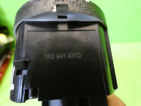 Przełącznik włącznik świateł halogeny 1K0941431Q VW TOURAN I 1T 03-06