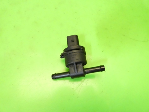 Czujnik temperatury paliwa 038906081B VW TOURAN I 1T 1.9 TDI 03-06 Czujnik temperatury paliwa 038906081B VW TOURAN I 1T 1.9 TDI 03-06