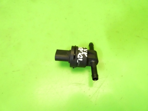 Czujnik temperatury paliwa 038906081B VW TOURAN I 1T 1.9 TDI 03-06 Czujnik temperatury paliwa 038906081B VW TOURAN I 1T 1.9 TDI 03-06