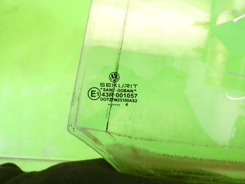 Szyba drzwiowa prawa tył mała VW TOURAN I 1T 03-06