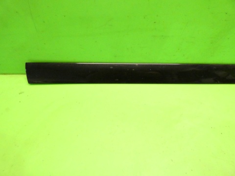 Listwa drzwiowa prawa przód LC9Z VW TOURAN I 1T 03-06