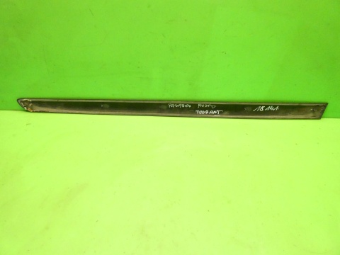 Listwa drzwiowa prawa przód LC9Z VW TOURAN I 1T 03-06