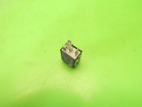 Przekaźnik 404 7M0951253C AUDI A3 8P 1.6 8V 03-05