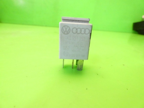 Przekaźnik 449 1K0951253 AUDI A3 8P 1.6 8V 03-05