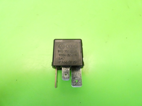 Przekaźnik 460 1K0951253A AUDI A3 8P 1.6 8V 03-05