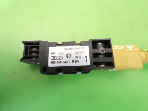 Czujnik uderzeniowy prawy tył 4B0959643E AUDI A3 8P 1.6 8V 03-05