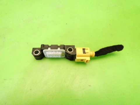 Czujnik uderzeniowy prawy tył 4B0959643E AUDI A3 8P 1.6 8V 03-05