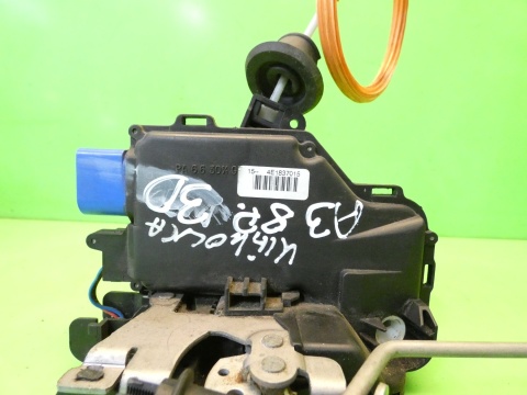 Centralny zamek lewy przód 4E1837015 9pin AUDI A3 8P HB 3D 03-05