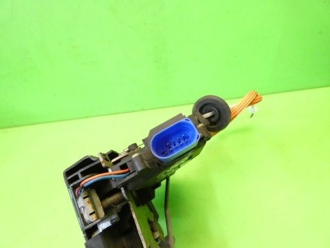 Centralny zamek lewy przód 4E1837015 9pin AUDI A3 8P HB 3D 03-05