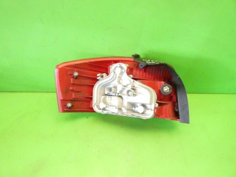 Lampa prawa tył 8P0945096 AUDI A3 8P HB 3D 03-05