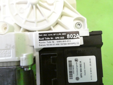 Mechanizm podnośnik szyby prawy przód 8P0959802A AUDI A3 8P 3D 03-05