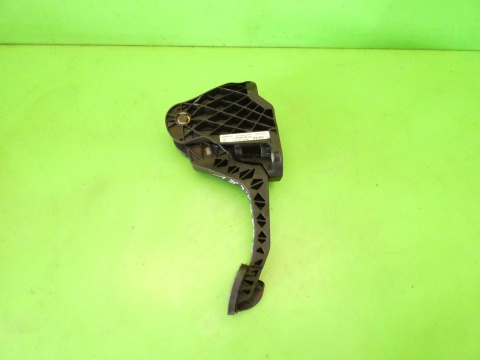 Pedał sprzęgła 1K1721059AD AUDI A3 8P 1.6 8V 03-05