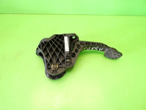 Pedał sprzęgła 1K1721059AD AUDI A3 8P 1.6 8V 03-05