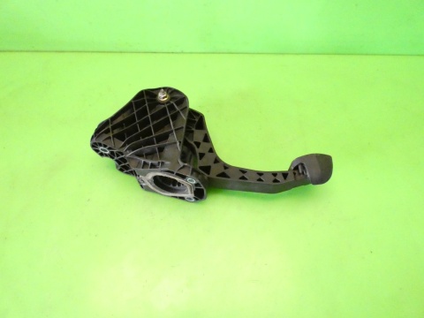 Pedał sprzęgła 1K1721059AD AUDI A3 8P 1.6 8V 03-05