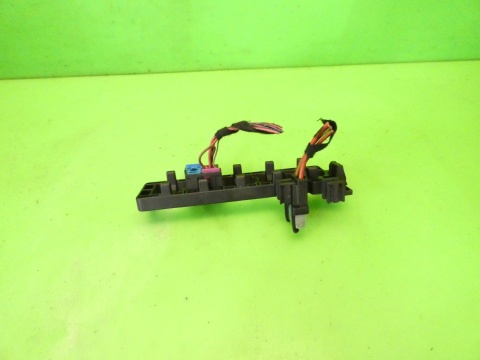 Listwa skrzynka przekaźników 1K1937503 AUDI A3 8P 1.6 8V 03-05