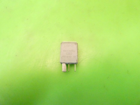 Przekaźnik 449 1K0951253 AUDI A3 8P 1.6 8V 03-05