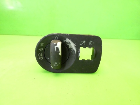 Przełącznik włącznik świateł 8P1941531C AUDI A3 8P 03-05