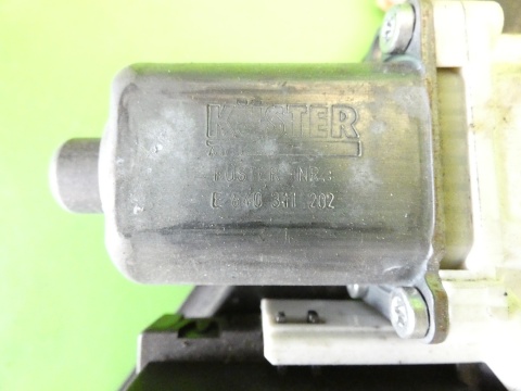 Mechanizm podnośnik szyby lewy przód 8P0959801A AUDI A3 8P 3D 03-05