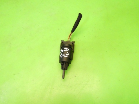 Czujnik świateł stop pedału hamulca 3B0945511A AUDI A3 8P 1.6 8V 03-05
