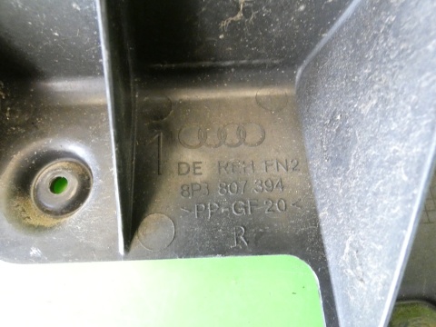 Ślizg zderzaka prawy tył 8P3807394 AUDI A3 8P HB 3D 03-05