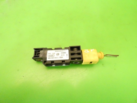 Czujnik uderzeniowy lewy tył 4B0959643E AUDI A3 8P 1.6 8V 03-05