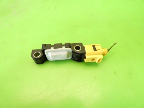 Czujnik uderzeniowy lewy tył 4B0959643E AUDI A3 8P 1.6 8V 03-05