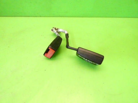 Zatrzask zapięcie pasa lewy tył środek 8P0857739B AUDI A3 8P HB 3D 03-05