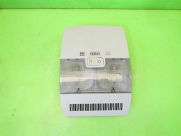 Lampka oświetlenie kabiny przód 8P0947135D AUDI A3 8P HB 3D 03-05