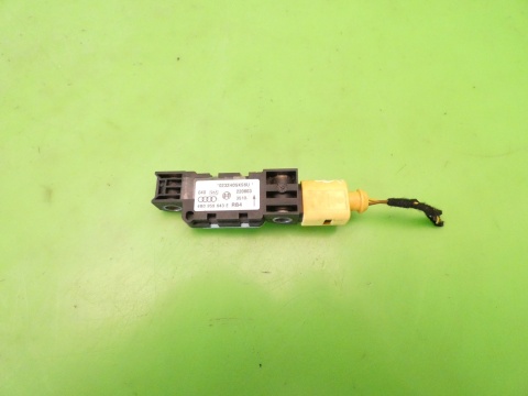 Czujnik uderzeniowy lewy przód 4B0959643E AUDI A3 8P 1.6 8V 03-05