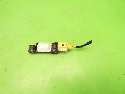 Czujnik uderzeniowy lewy przód 4B0959643E AUDI A3 8P 1.6 8V 03-05