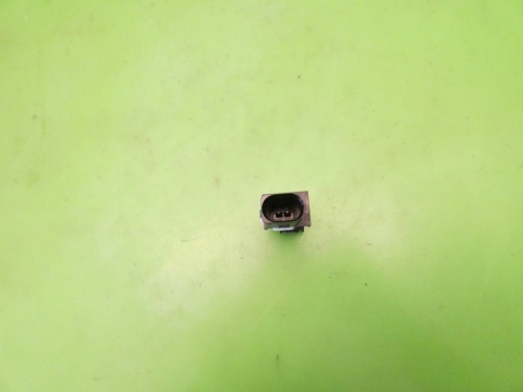 Czujnik uderzeniowy prawy przód 4B0959643E AUDI A3 8P 1.6 8V 03-05