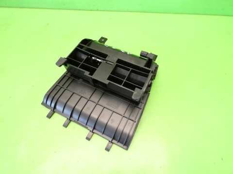 Popielniczka przód 8P0857951 8P0864147 AUDI A3 8P 03-05