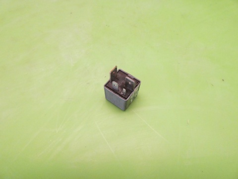 Przekaźnik 167 191906383C V23134B55X216 AUDI A3 8P 1.6 8V 03-05