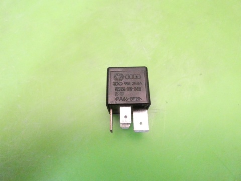 Przekaźnik 433 3D0951253A AUDI A3 8P 1.6 8V 03-05
