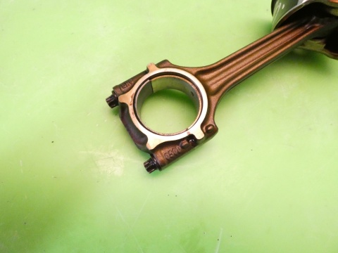 Tłok korbowód 80.965 81L63 R041 Mahle AUDI A3 8P 1.6 8V 03-05