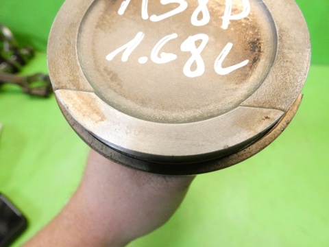 Tłok korbowód 80.965 81L63 R041 Mahle AUDI A3 8P 1.6 8V 03-05