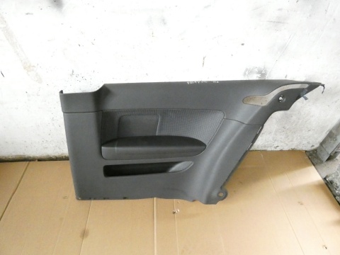 Boczek tapicerka prawa tył AUDI A3 8P HB 3D 03-05