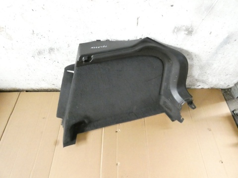 Boczek tapicerka bagażnika prawy mocowanie półki AUDI A3 8P HB 3D 03-05