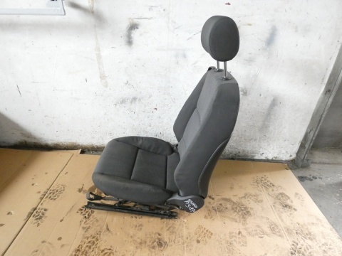 Fotel pasażera prawy przód AUDI A3 8P HB 3D 03-05