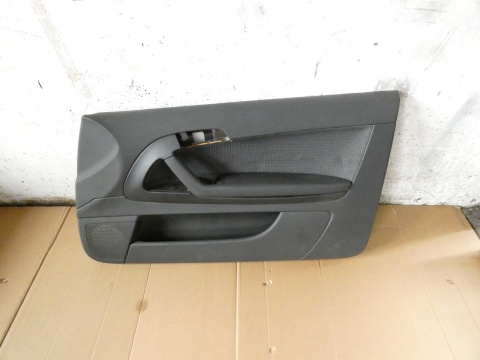 Boczek tapicerka prawa przód AUDI A3 8P HB 3D 03-05