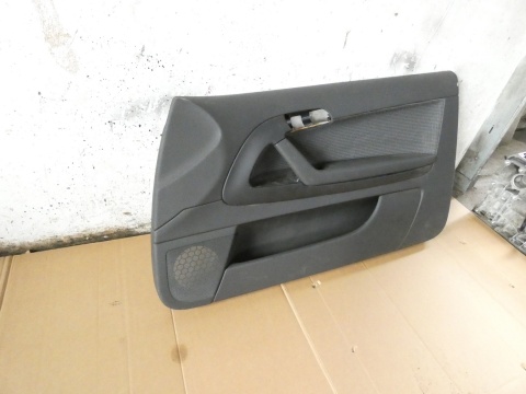 Boczek tapicerka prawa przód AUDI A3 8P HB 3D 03-05