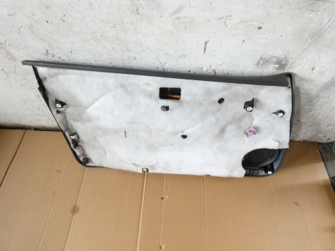 Boczek tapicerka prawa przód AUDI A3 8P HB 3D 03-05