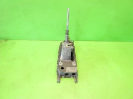 Lewarek dźwignia zmiany 5 biegów 1K0711049AD AUDI A3 8P 1.6 8V 03-05