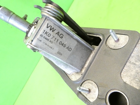 Lewarek dźwignia zmiany 5 biegów 1K0711049AD AUDI A3 8P 1.6 8V 03-05