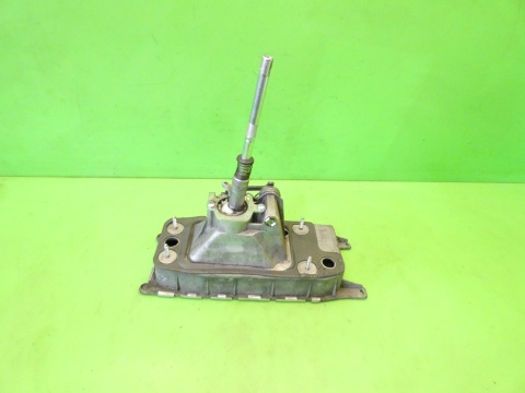 Lewarek dźwignia zmiany 5 biegów 1K0711049AD AUDI A3 8P 1.6 8V 03-05