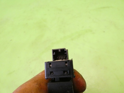 Przełącznik szyby prawy przód 8Z0959855B AUDI A3 8P 03-05