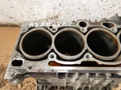 Blok silnika 06B103019AF AUDI A3 8P 1.6 8V BGU 03-05