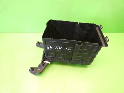 Podstawa obudowa akumulatora 1K0915333B AUDI A3 8P 1.6 8V 03-05